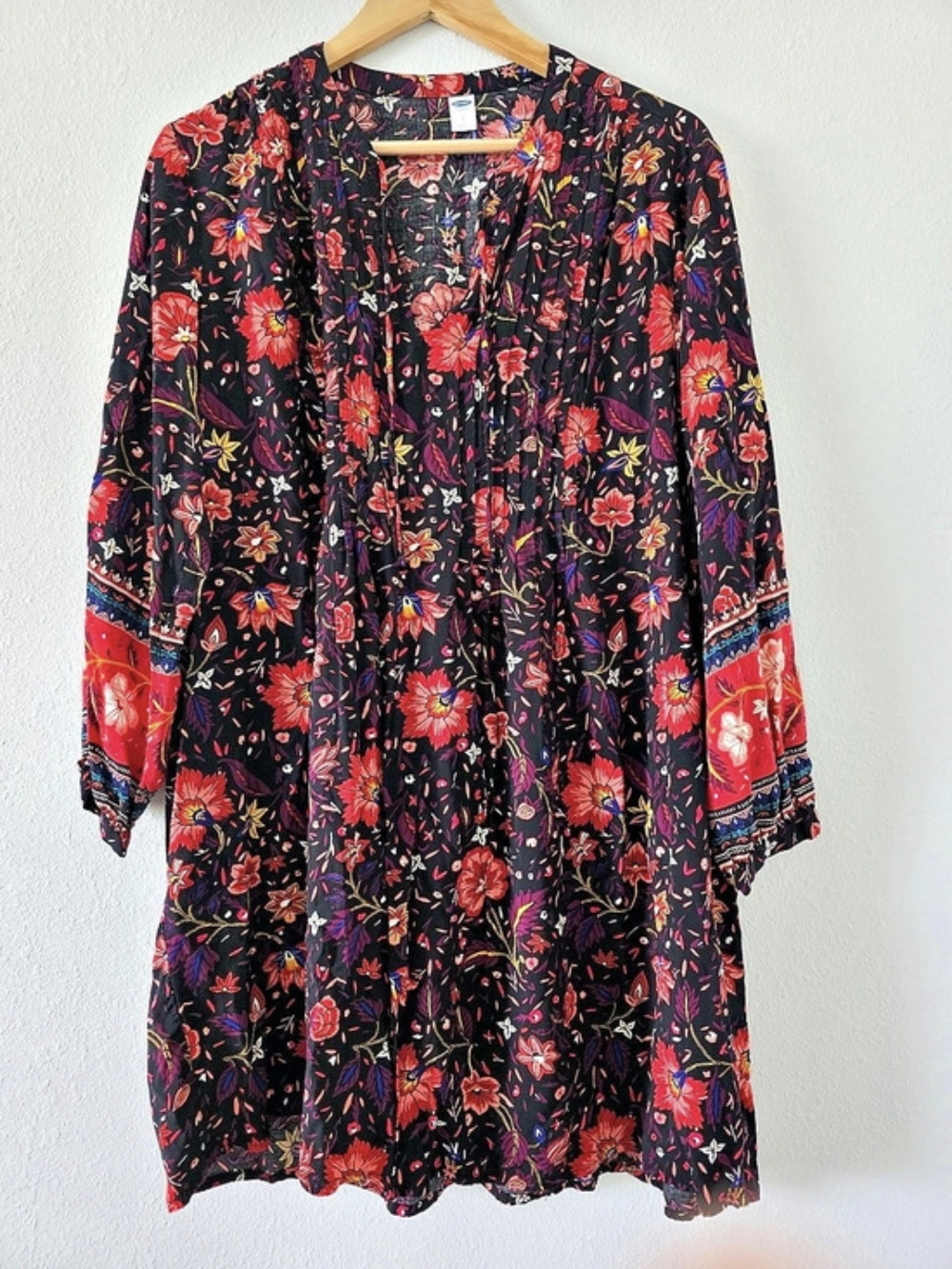 Old Navy Floral Mini Dress in Black & Red Large Like New